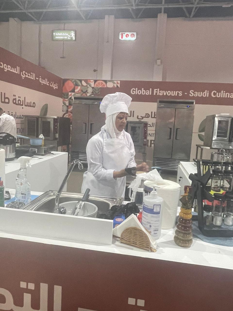 مشاركة فريق المتسابقين بنادي كرنفال الطهاة بمسابقة بمعرض فوديكس الدولي بتاريخ ٣ نوفمبر و حتى… media 11